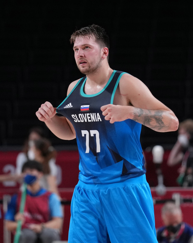 2次，阿劳霍是欧冠改制以来染红次数并列最多的巴萨球员（欧冠改制后，阿劳霍两次染红，追平巴萨队内最多纪录）