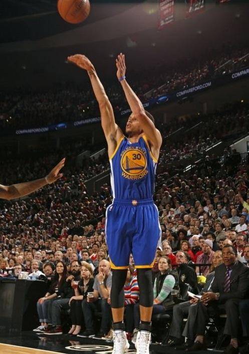 记者：当初是佩普要国足跟越南打对攻，还开小会不让陈洋参加（记者称佩普主导国足与越南打对攻，并私下开会未邀陈洋）