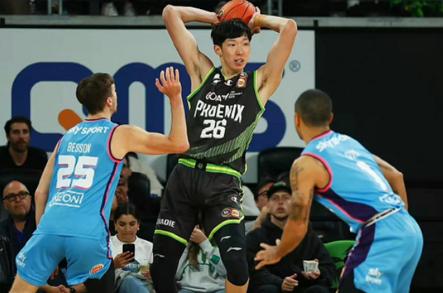 国际足联2025年赛事冠军：切尔西夺世俱杯、巴黎捧洲际杯（2025年FIFA两大杯王者：切尔西问鼎世俱杯，巴黎加冕洲际杯）