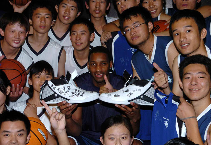 九／十月中超月度最佳球员候选：莱昂纳多、卡扎、罗慕洛在列（中超9-10月月度最佳球员候选出炉：莱昂纳多、卡扎、罗慕洛入围）