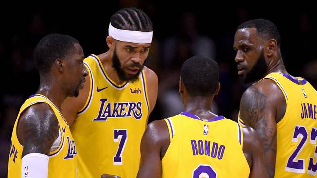 琼斯：我们一直都支持斯洛特，萨拉赫的情况轮不到我点评（琼斯：我们始终力挺斯洛特，萨拉赫的事不便置评）