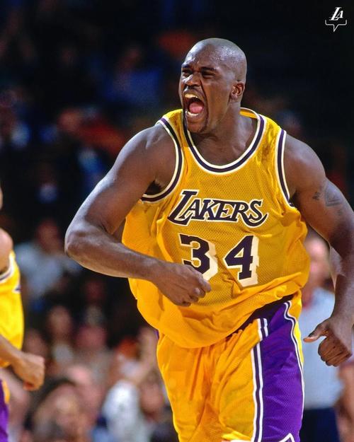 西装暴徒伦纳德受伤缺阵8场！快船总裁曝：没外界想的那么简单（伦纳德因伤连缺8场，快船总裁：情况没外界想得那么简单）