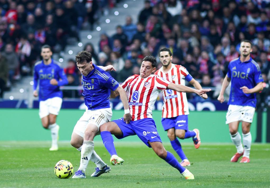 飙分高手！基昂特·乔治半场14投8中砍下24分 另有2篮板4助攻（基昂特·乔治半场火力全开：14投8中砍24分，外带2篮板4助攻）