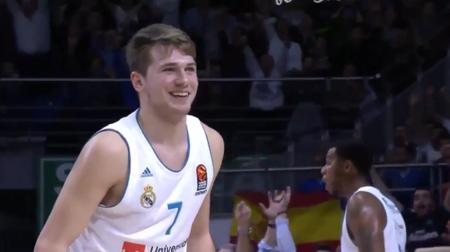 李冰冰再刷新疆雪场 你准备好冲同款雪道了吗（李冰冰重返新疆雪场，同款雪道等你来冲）