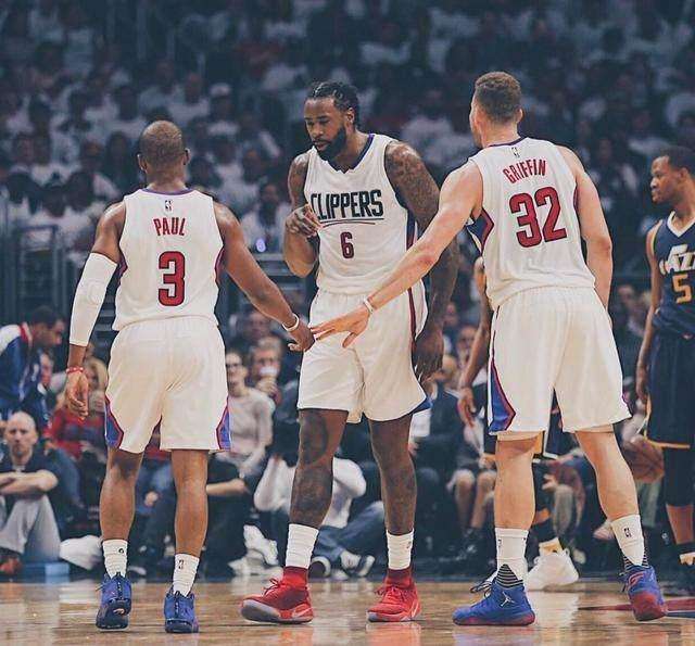 布伦森的篮球之路：从青涩少年到NBA明星（布伦森的崛起之路：从青涩少年迈向NBA明星）