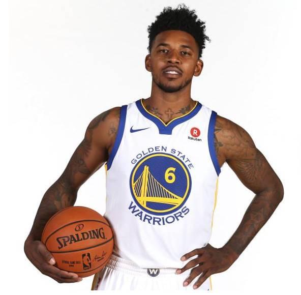 海港亚冠赛前Vlog：吉祥物伊戈已量产；林皇再度作客上海滩（海港亚冠赛前Vlog：伊戈吉祥物量产到位，林皇再访上海滩）