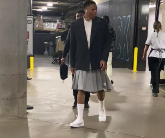 广厦103-99青岛迎3喜1忧！2新外援太好用，赵嘉仁太准了！（广厦103-99险胜青岛：三喜一忧，两位新外援给力，赵嘉仁手感火热）