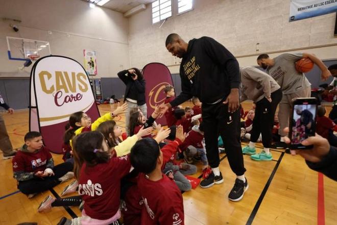 水晶宫87分钟绝杀登顶第四，格拉斯纳的球队成英超最大黑马（87分钟绝杀助水晶宫升至第四，格拉斯纳麾下成英超最大黑马）